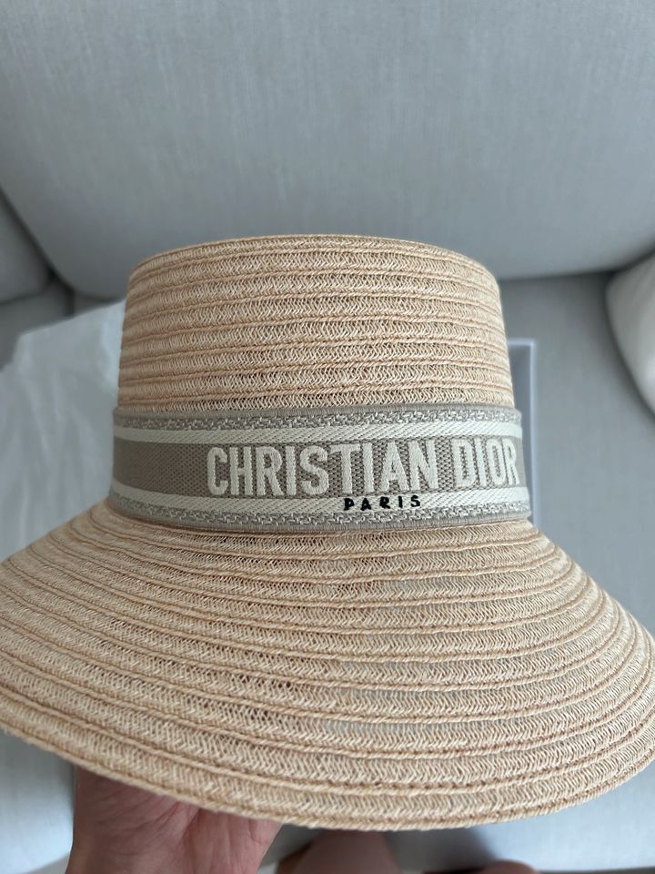 Dior-D-Bobby Hut mit breiter Krempe beige in München