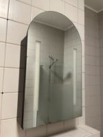 Spiegelschrank mit LED-Beleuchtung Gewölbt Schwarz 42x13x70 cm Hannover - Linden-Limmer Vorschau