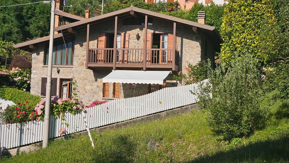 Italien, Gardasee, Idrosee, Trentino, Brescia, 400KM von München - Einzigartiges Haus, 100 Meter zum See, absolut ruhige Lage mit bestem See- und Bergblick! in München