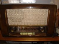 Saba Lindau W4 Röhrenradio v. 1953/54, Läuft super, Toller Klang Frankfurt am Main - Fechenheim Vorschau