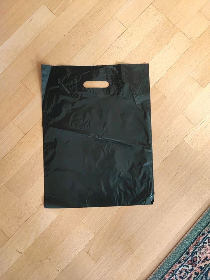 Ca. 300 schwarze Tüten 33x43cm Verpackung versand beutel in Neukirchen-Vluyn