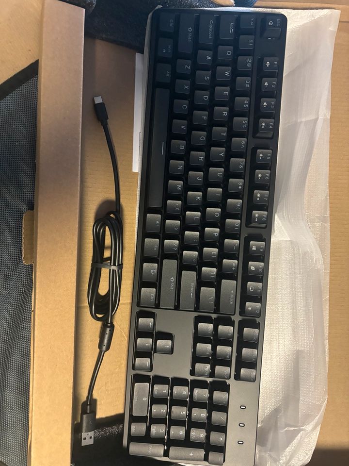 Gaming Tastatur FE 104 RGB von irok neu in Eisleben