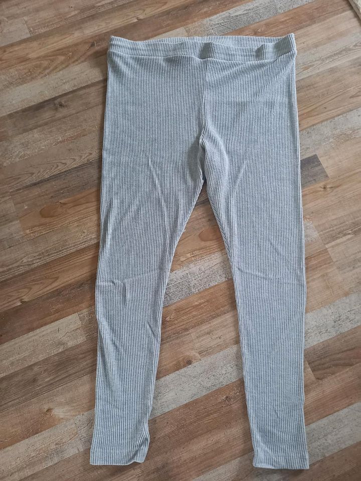 H&M Leggings XXL 2XL Grau Hose ripped Look Ripp Leggings in Mölln