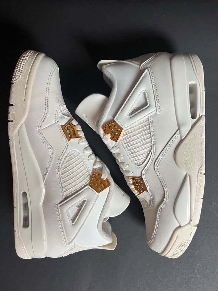 Jordan 4 WMNS Metallic Gold EU44,5 in Darmstadt