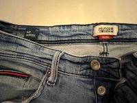 Tommy Hilfinger Herren Jeans Größe 31/32 Nordrhein-Westfalen - Mülheim (Ruhr) Vorschau