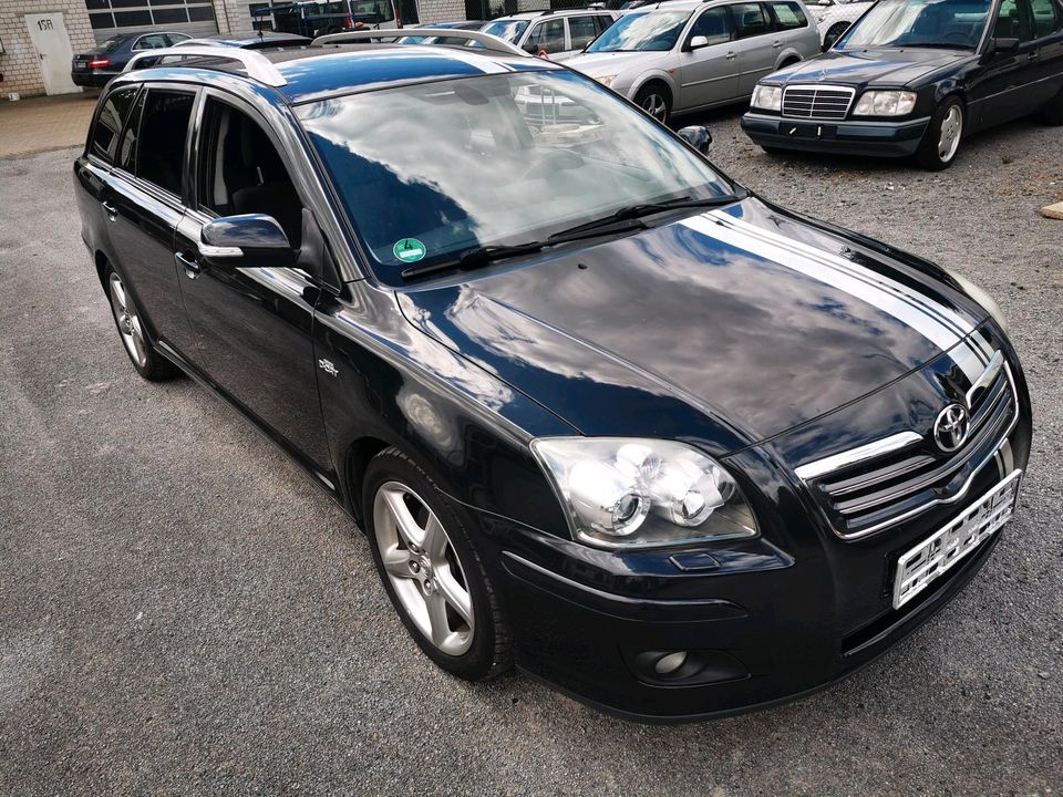 Toyota Avensis 2,2 Diesel in Unna