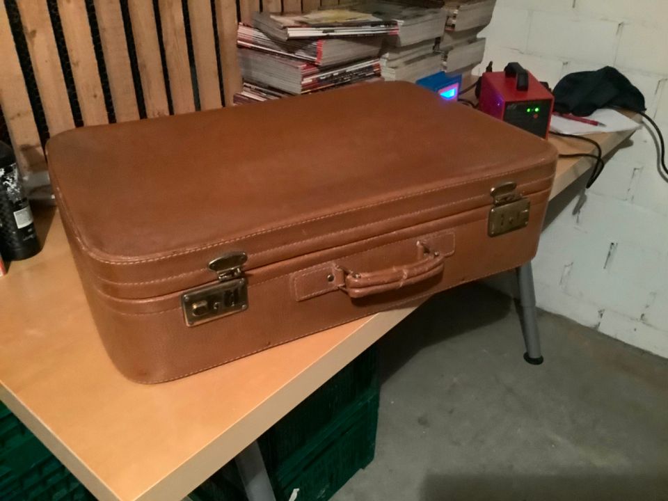 Lederkoffer Koffer vintage Leder alter Koffer mit Schlüssel in Schorndorf