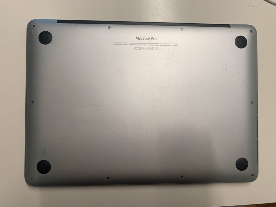 MacBook Pro 2013, 13 Zoll, i5, 8GB, 256GB SSD Englisch Tastatur in Bad Homburg