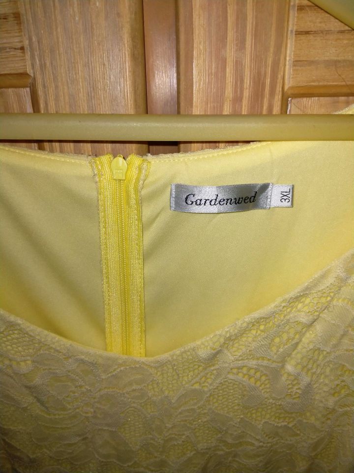 Sommerkleid gelb mit Unterkleid. Gr3XL in Friedelsheim