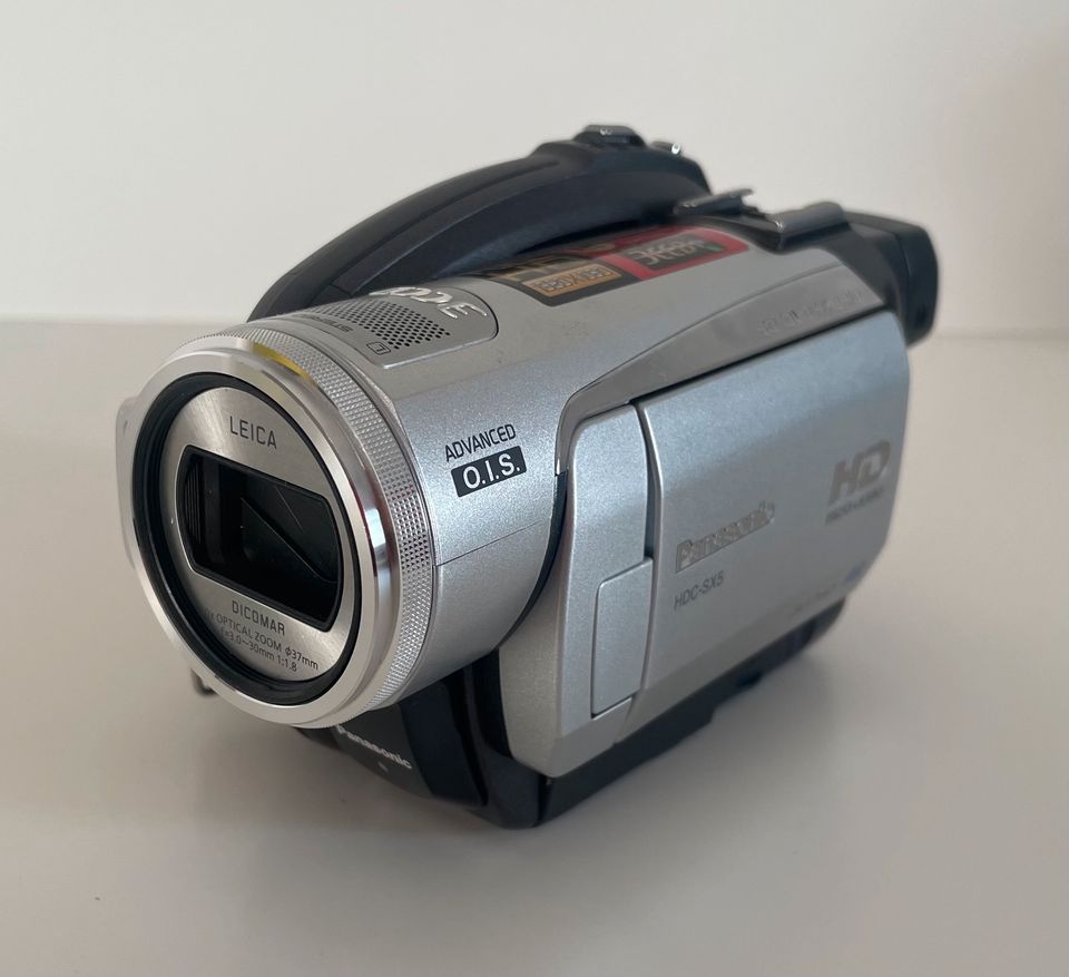 Panasonic HDC-SX5 Camcorder Full HD in Halle