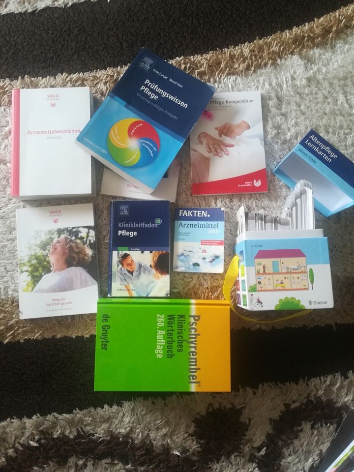Altenpflege Lernkarten und Krankenpflege Bücher in Rottweil