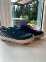 Tommy Hilfiger Kinderschuhe Sneaker Freizeitschuh Gr 33 Brandenburg - Zühlsdorf Vorschau