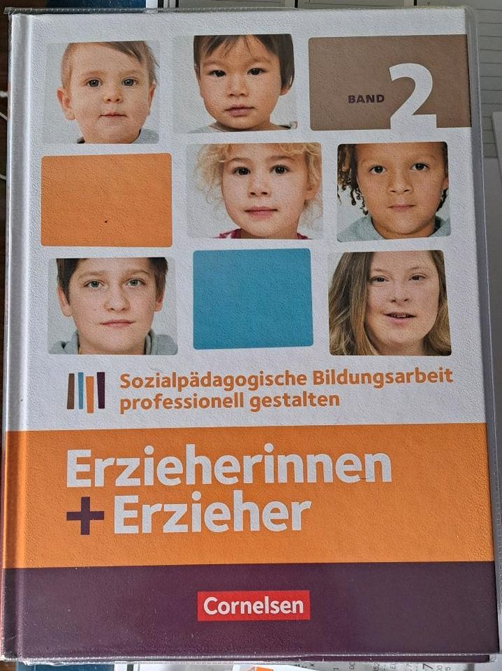 Erzieherinnen + Erzieher 2X Fachbücher in Bielefeld