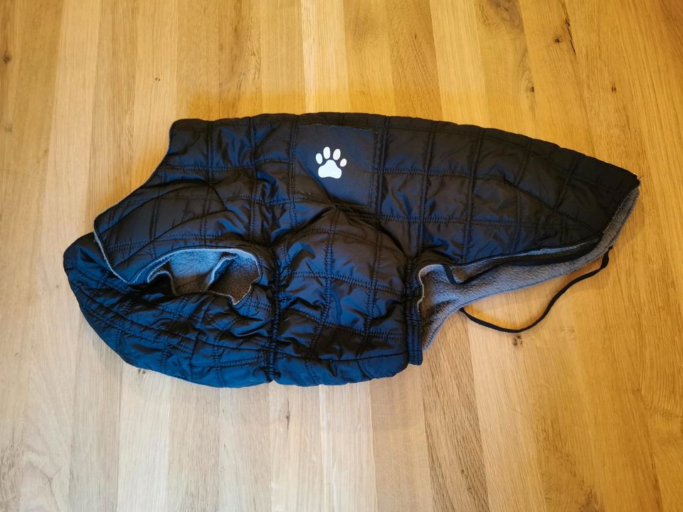 Hundejacke schwarz Gr. für z.B. Beagle RL 47 cm Umfang 64 cm in Berlin