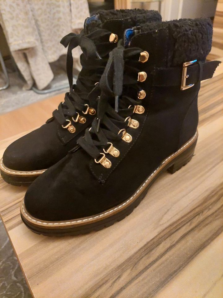 gefütterte Winter Boots Stiefel Schwarz Gold in Kiel