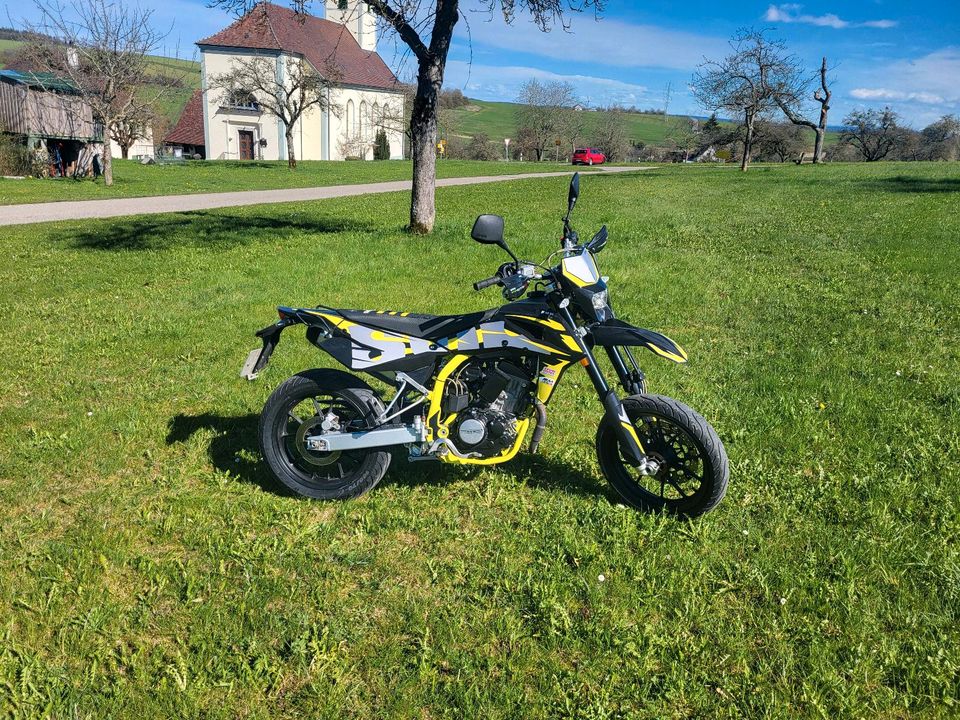 SWM SM 125 R Moped (Keine Husquvarna,KTM,Beta,Fantic, usw) in Eigeltingen