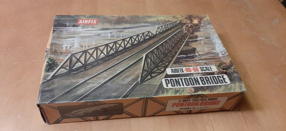 AIRFIX H0 00 SCALE, PONTOON BRIDGE, CAT N. 1708 in OVP in Eschwege