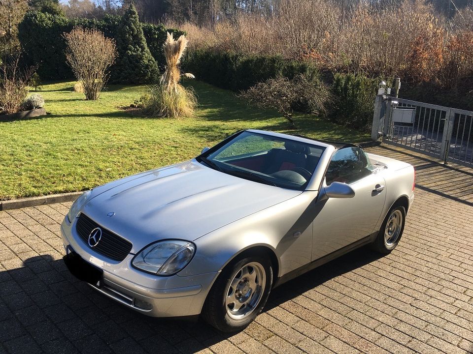 Mercedes-Benz SLK 200 in Berglen