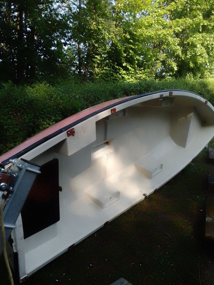 Motorboot mit Trailer, Angelboot in Eberswalde