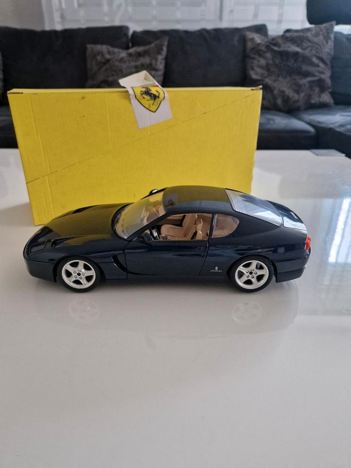 Ferrari 456 Burago 1:18 Modell Auto  Vitrine Modell in Uhingen