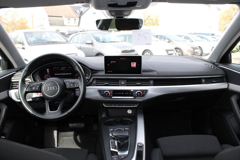 Audi A4 Avant sport Automatik Navi  Bi Xenon in Burg