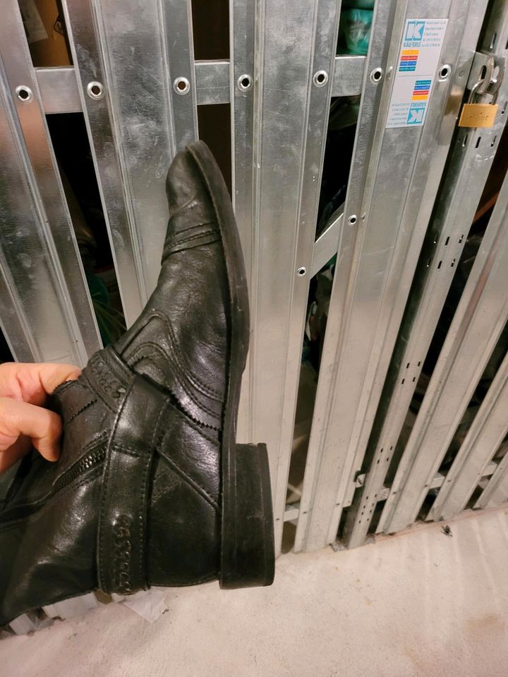 Hugo Boss Stiefel, in Größe 41, NP: 249 €, aus Leder in München