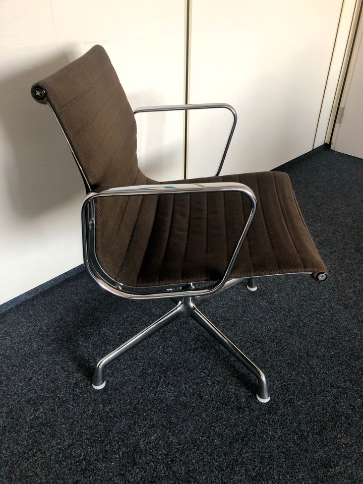 Original Vitra Eams Chairs -braun-Stoff Hopsak-2 Stück in Ahrensburg