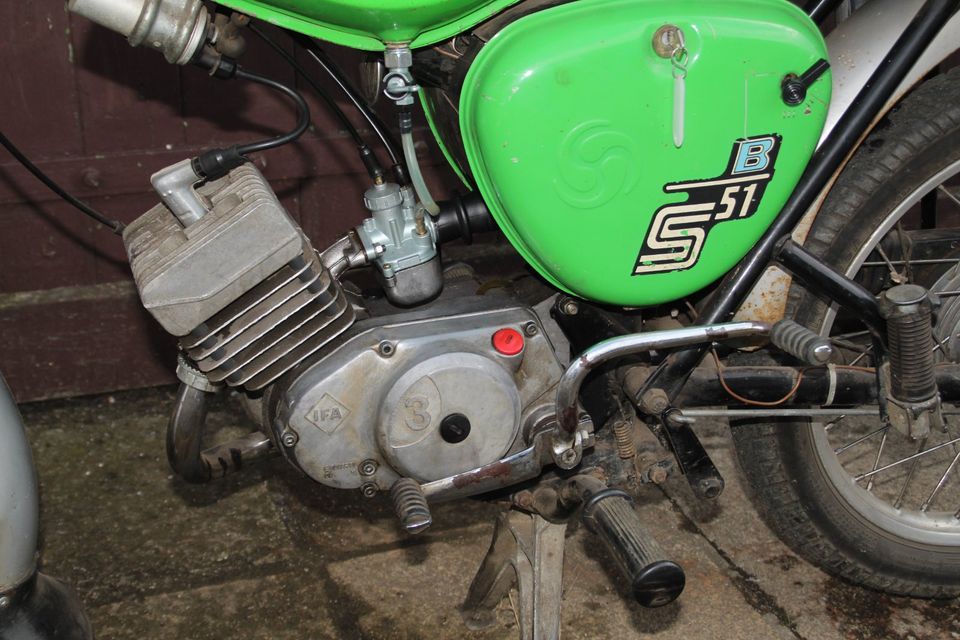 Simson S51 B1 saftgrün originale Papiere Moped DDR in Hohenbocka