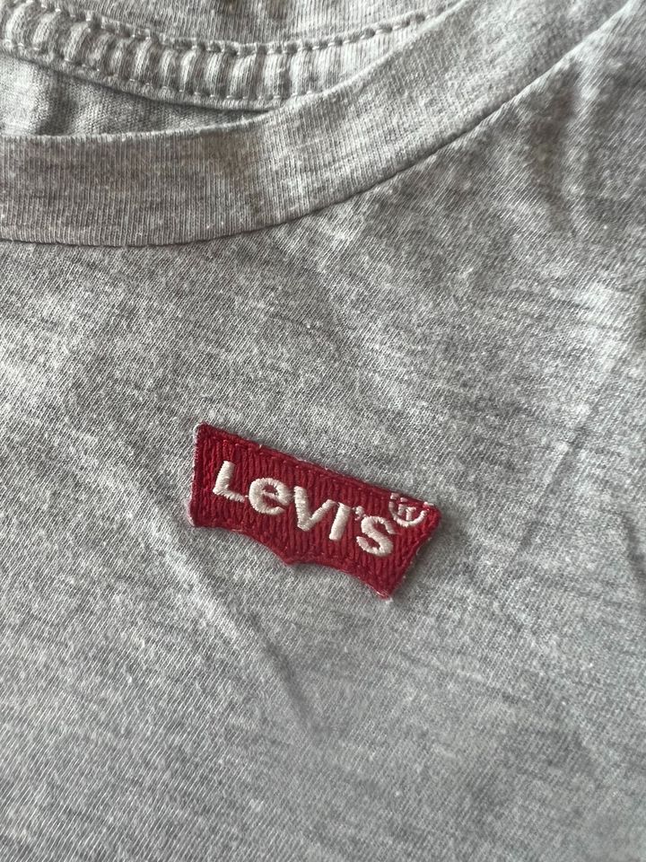 ❣️ graues Mädchen T-Shirt von Levi‘s Gr. 12 Y * 152 ❣️ in Vogt