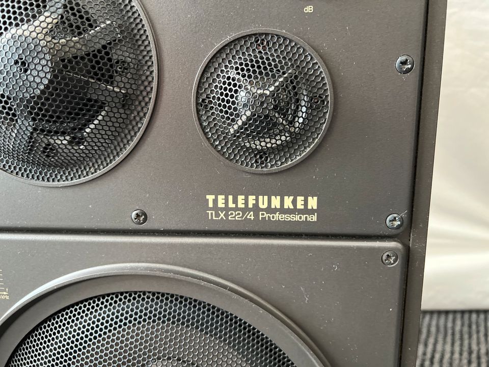 TELEFUNKEN electronic center 6001 hifi + Boxen in Hof (Saale)