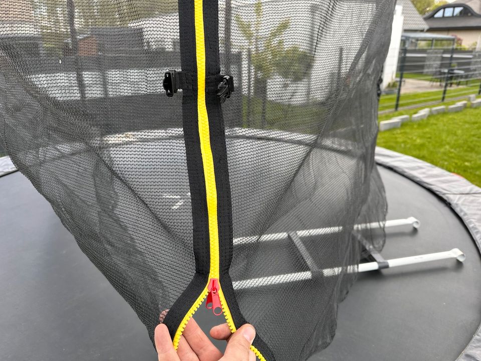 Trampolinnetz 300 cm / 8 Pfosten / NEU in Löhne