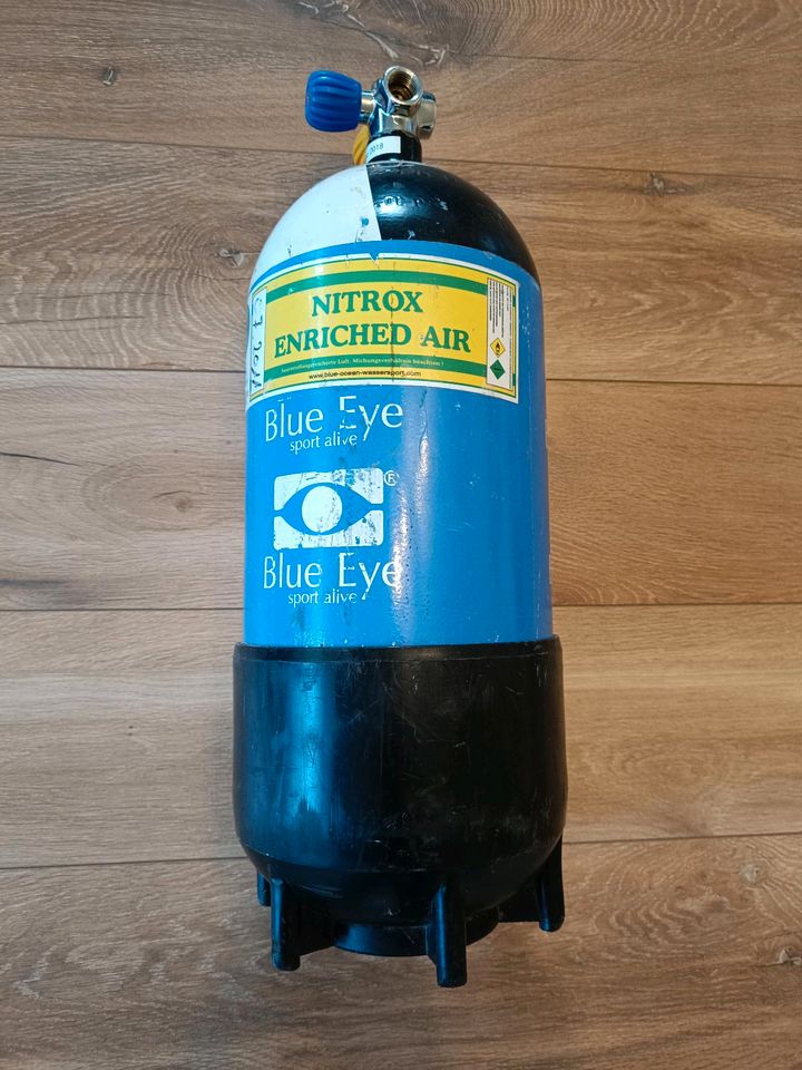 Tauchflasche  Nitrox Pressluft 12 Liter in Buchenbach