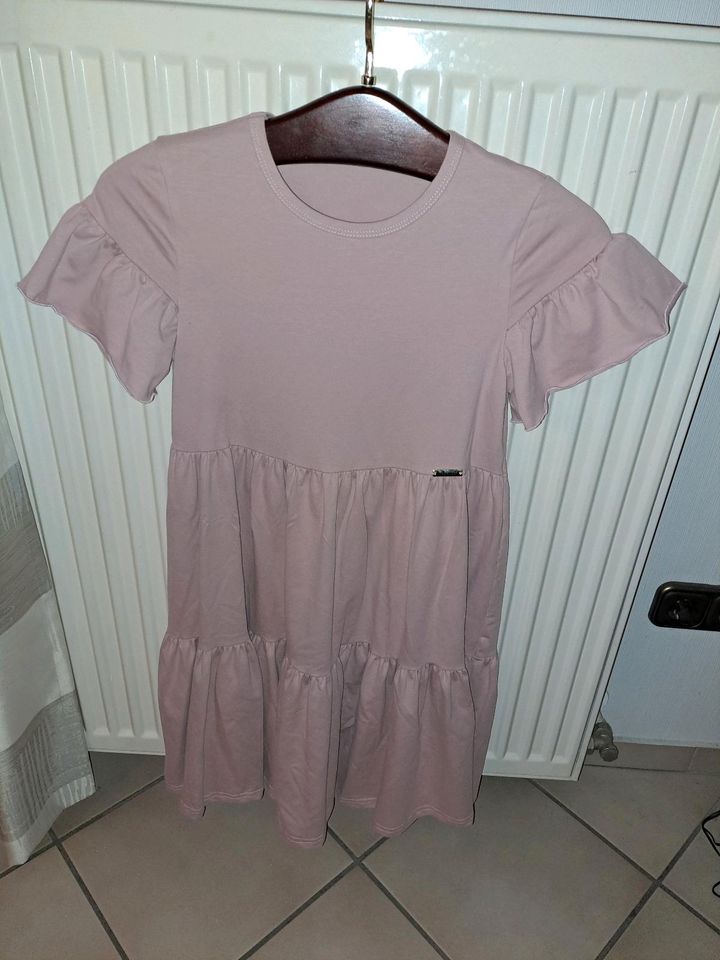 Kleid von Elka Gr. 152 neu in Bersenbrück