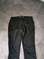 Gang Chino Damen Hose schwarz Gr. 38/40 Hessen - Kassel Vorschau