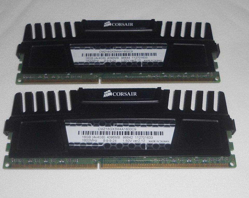 8GB Corsair 4x4GB DDRAM CMZ16GX3M4A1600C9 PC3-12800 in München