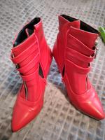 Rote Stiefeletten Thüringen - Nobitz Vorschau