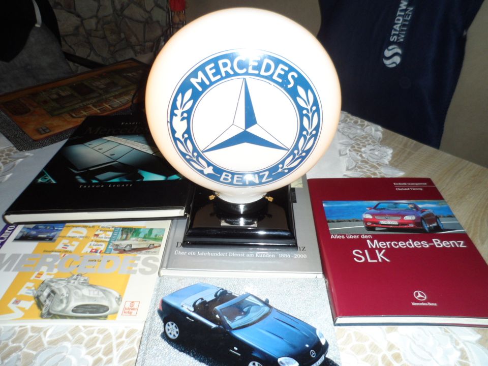 Mercedes Benz Classis Lampe u.5 Bücher in Dortmund