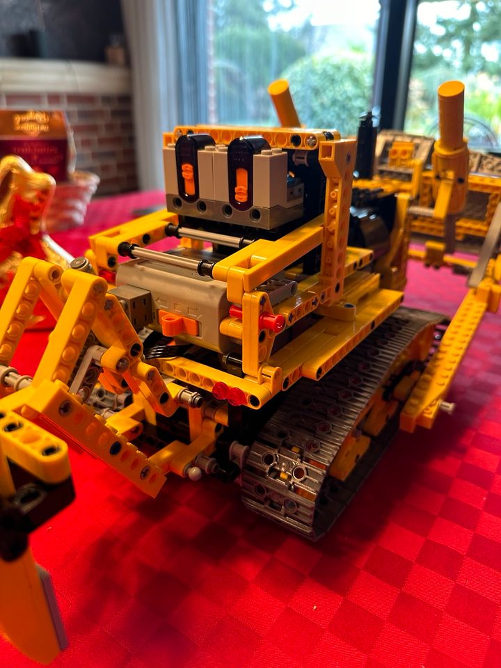 Lego Technik: Motorisierter Bulldozer (8275) in Rheine