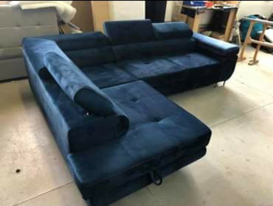 Ecksofa mit schlaffunktion/ sofa / couch / Wohnzimmer in Berlin