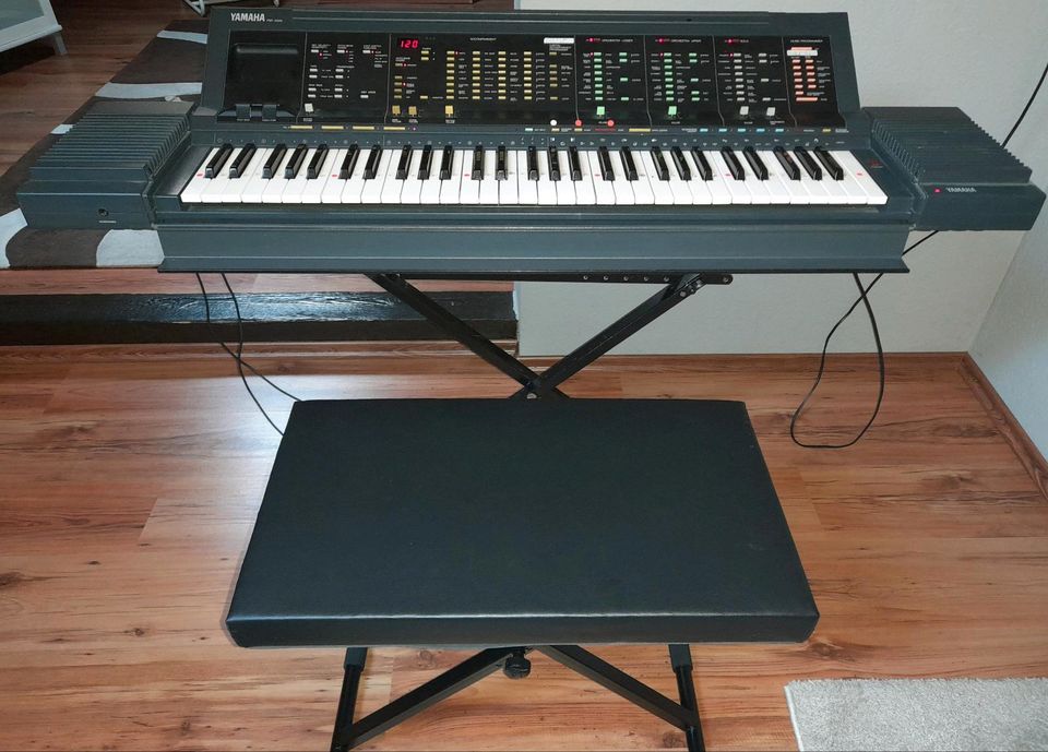 Keyboard Yamaha PSR 6300 mit Keyboardbank und Ständer in Neidenfels (Pfalz)