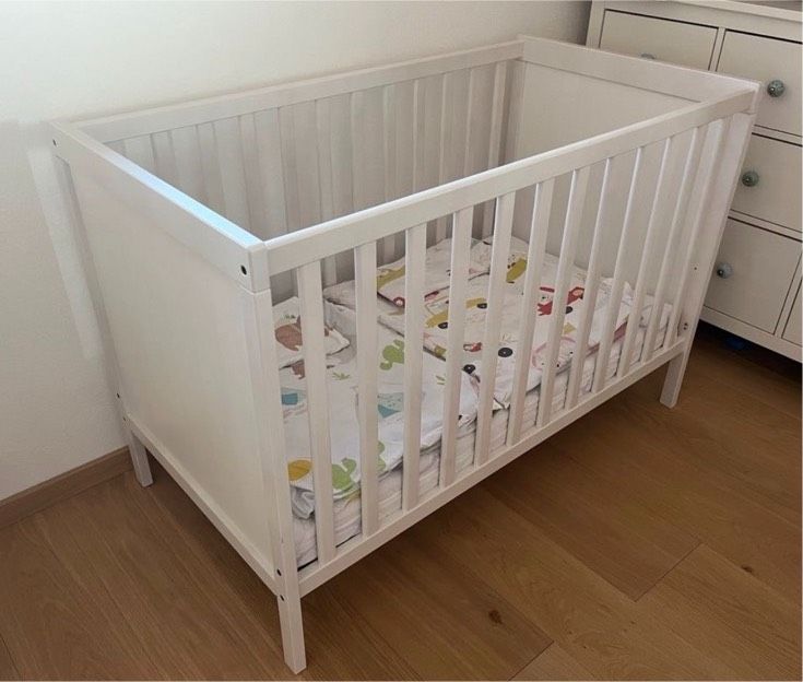 Ikea Babybett PLUS Träumeland Matratze in Kirchanschöring