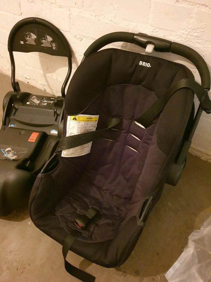 Brio Set 3 in 1 Kinderwagen, Babywanne, Babyschale, Isofix in Norderstedt