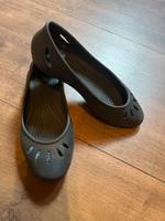 Crocs Schuhe Ballerinas W7 Gr. 37 38 schwarz Hessen - Bad Soden-Salmünster Vorschau