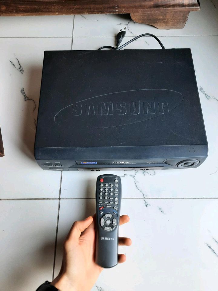 Videorecorder-VHS-Samsung-SV-6233-Videorekorder-recorder-kassette in Pfungstadt