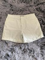 Verkaufe eine schöne kurze Hose Niedersachsen - Uetze Vorschau