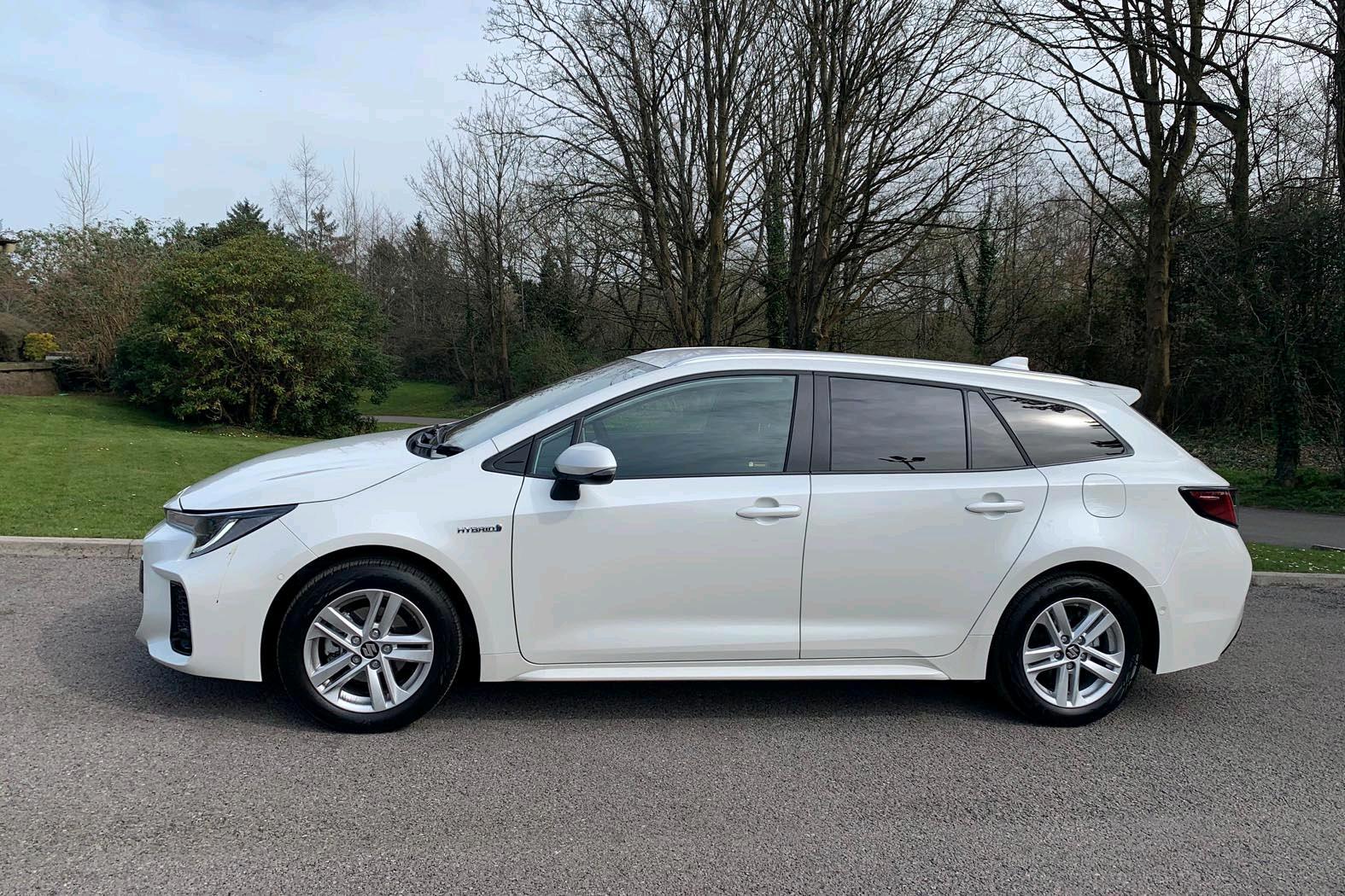Abbildung des Autos suzuki swace hybrid 1.8 …