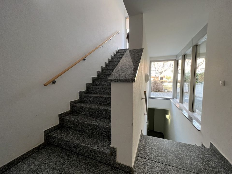 Das "Haus im Haus" - Eine tolle 4-Zimmer-Wohnung auf 2 Ebenen für Familien und Individualisten ! in München