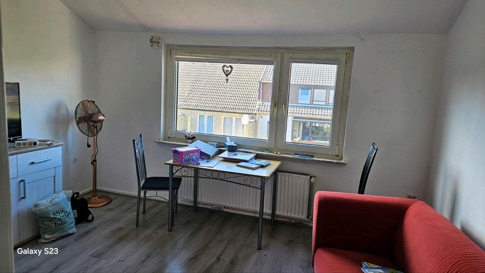 Nachmieter für eine kleine 3 Zimmerwohnung in Bremen