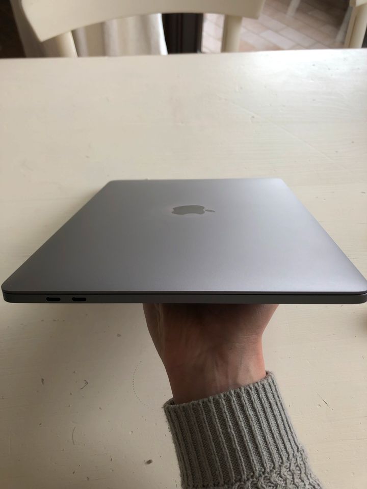 MacBook Pro 2018 in Selters