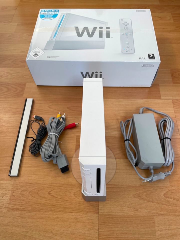 OVP Nintendo Wii + Balance Board + 2 Controler+Nunchucks + Spiele in Köln